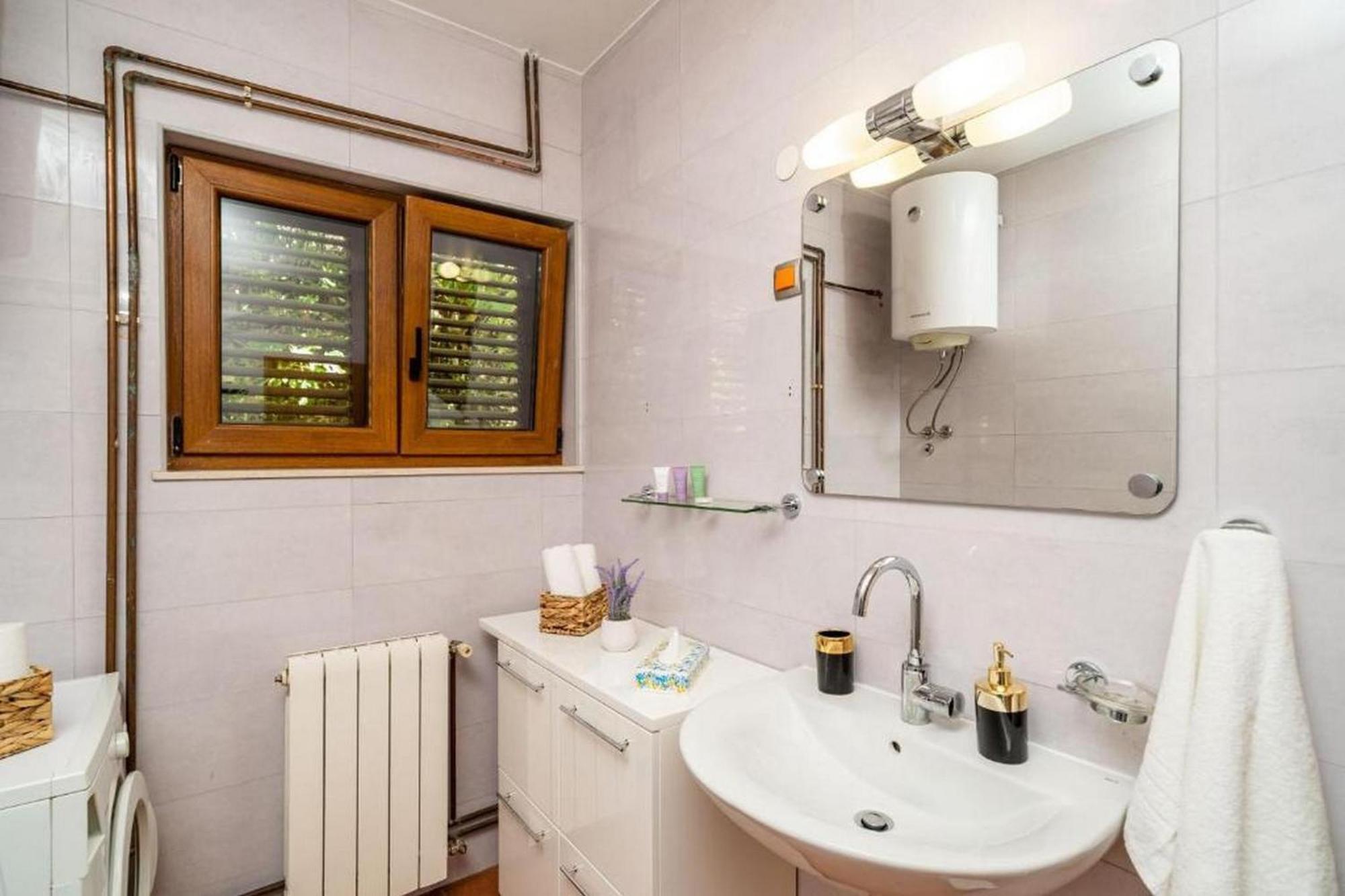 Three Bedroom Villa Surrounded By Nature With Pool Gruda Zewnętrze zdjęcie